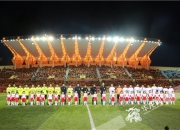 表现优异首场状态出色，老鹰观众沸腾！，Ning重返赛场观众掌声雷动(出门遇到老鹰的预兆)